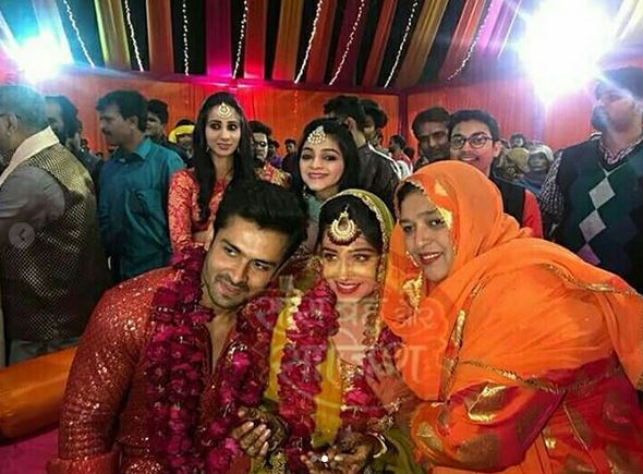 Shoaib-Dipika’s HAPPINESS in their MEHENDI Ceremony VIDEO is so CONTAGIOUS