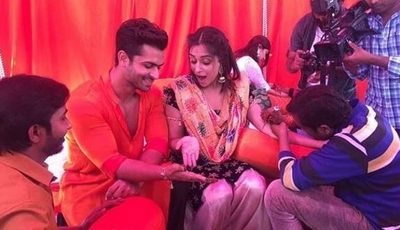 Shoaib-Dipika’s HAPPINESS in their MEHENDI Ceremony VIDEO is so CONTAGIOUS Shoaib-Dipika’s HAPPINESS in their MEHENDI Ceremony VIDEO is so CONTAGIOUS