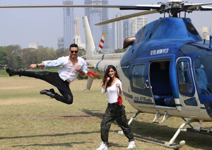 Dressed in a white shirt and jeans, Tiger sported short hair and performed stunts without any cable harness or protective gear/ Image: Manav Manglani