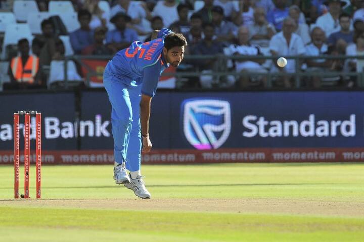 भुवनेश्वर ने साउथ अफ्रीका दौरे पर टेस्ट और वनडे सीरीज को मिलाकर करीब 100 से ज्यादा ओवर डाले हैं. लेकिन किसी ने भी बुमराह से ज्यादा गेंदबाजी नहीं की है जो कोहली और हार्दिक पंड्या के साथ दौरे पर अभी तक सभी मैच खेलने वाले तीन खिलाड़ियों में से एक हैं.