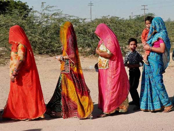 A Haryana Khap Body Asks Women To Shun ‘Ghoonghat’, Calls It ‘Foolishness’ Heartening! In a First, Haryana Khap Body Asks Women Not To Wear 'Ghoonghat'