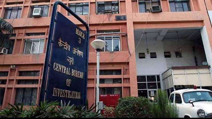 CBI bribery case Rakesh Asthana vs Alok Verma: Relief for CBI No 2 as Delhi HC stays his arrest till Monday CBI vs CBI: Rakesh Asthana gets interim relief; Devender Kumar sent to 7-day custody