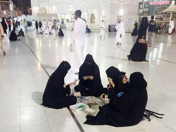 Photo Of Burqa-Clad Women Playing Board Game In Mecca’s Holy Mosque Goes Viral Photo Of Burqa-Clad Women Playing Board Game At Mecca's Mosque Sparks Controversy