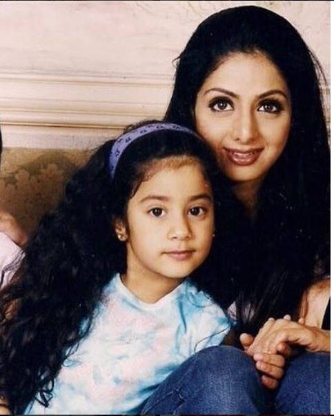 Check out the beautiful mom with her beautiful daughter./ Image: Instagram (@sridevi.kapoor)