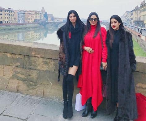 When Sridevi made her comeback , she was not alone. She came back with her two daughters grown up into beautiful ladies./ Image: Instagram (@sridevi.kapoor)