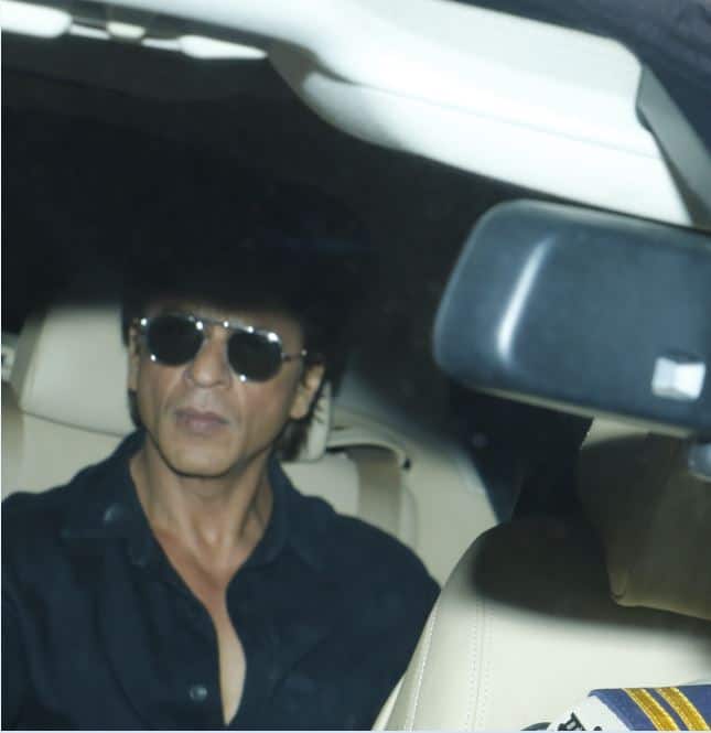 Shah Rukh Khan arrived to extend his support to the family. / Image: Manav Manglani