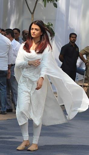 Actess Aishwarya Rai Bachchan was also seen at the funeral. (Image: AFP)