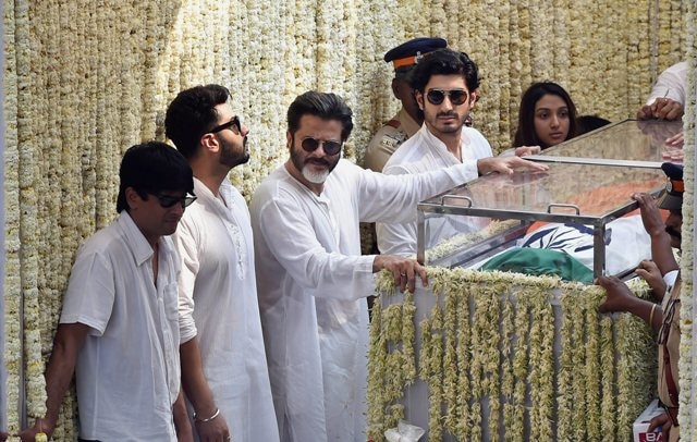 Anil Kapoor thanks Mumbai police for being supportive at Sridevi’s funeral Anil Kapoor thanks Mumbai police for being supportive at Sridevi's funeral