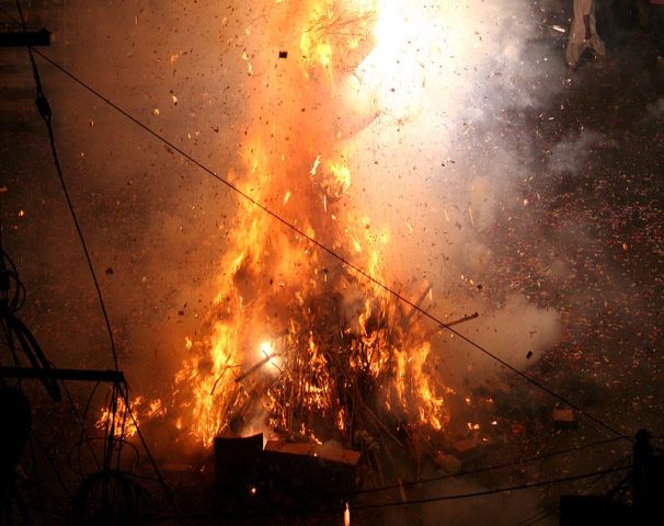 UP: Deranged woman hides in 'Holika' bonfire, burnt to death