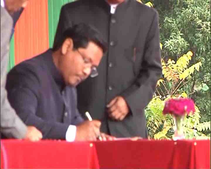 Meghalaya: Conrad Sangma takes oath as CM of the state Backed by BJP, Conrad Sangma takes oath as chief minister of Meghalaya