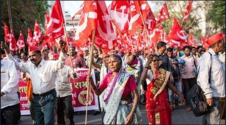 They demand an increase in the compensation for peasants whose crops were damaged in the recent hailstorms and pink bollworm infestation