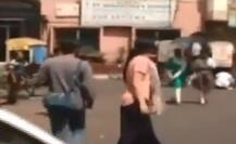 WATCH VIDEO: Mohammed Shami\'s wife Hasin Jahan manhandles journalist in Kolkata