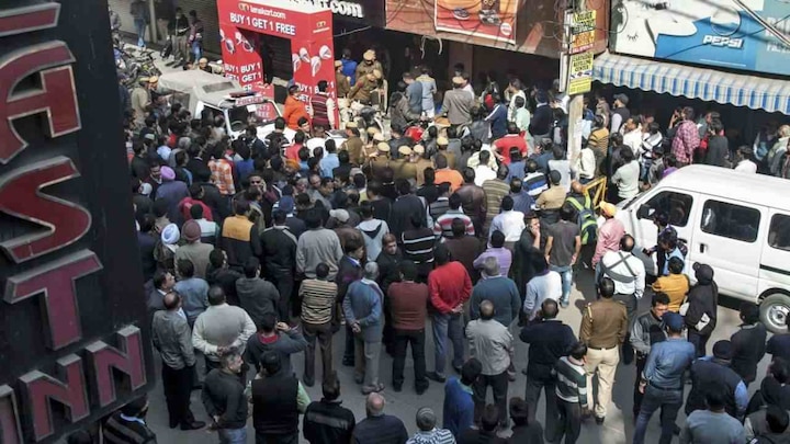 Delhi sealing drive: Markets close in protest, traders hold marches Delhi sealing drive: Markets close in protest, traders hold marches