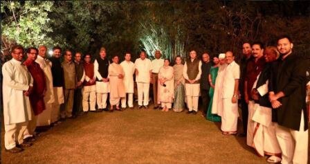 At Sonia’s dinner party, 20 opposition leaders mark their attendance At Sonia’s dinner party, 20 opposition leaders mark their attendance
