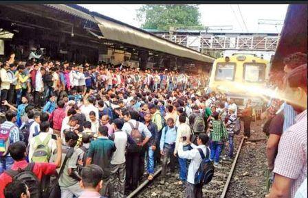 The rail traffic remained disrupted between suburban Matunga and Dadar stations for over three hours, causing difficulties to lakhs of commuters during office hours.