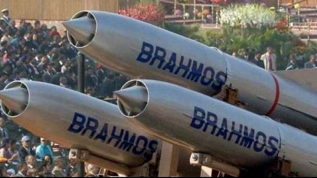 India successfully test fires BrahMos missile India successfully test fires BrahMos missile