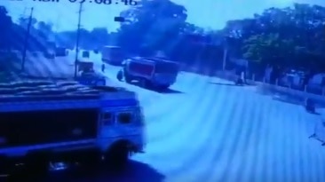 Watch: Journalist reporting sand mafia 'murdered' in broad day light in MP; Congress seeks CBI probe Watch: Journalist reporting sand mafia 'murdered' in broad day light in MP; Congress seeks CBI probe