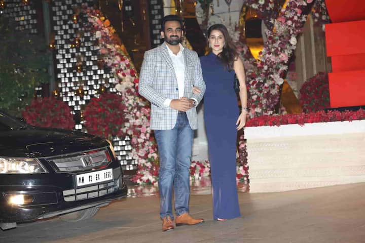 To congratulate the newly-engaged couple cricketer Zaheer Khan was also seen with wife.