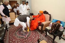 Karnataka Elections: Jolt to Amit Shah as seer backs Siddaramaiah\'s Lingayat move