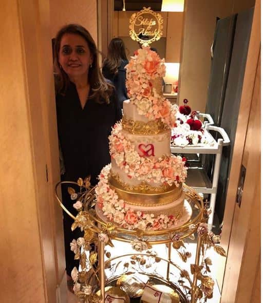 On Instagram, delcakes.in shared a photograph of the cake. (Instagram: delcakes.in)