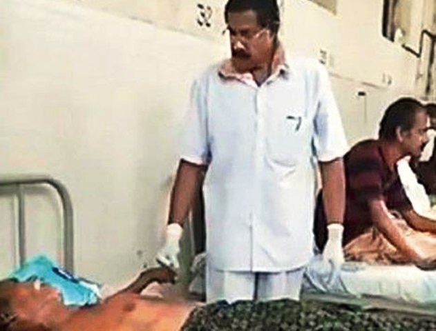 WATCH: Male nurse in Kerala brutally twists finger of patient WATCH: Male nurse in Kerala brutally twists finger of patient