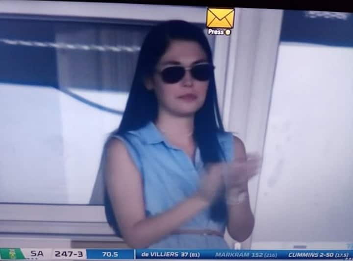 When Markram was finally out for 152, just after reaching his first ever 150, Nicole joined in with the entire Wanderers to give a standing ovation to the opener, whose innings had enabled South Africa to end Day 1 at 313 for 6.