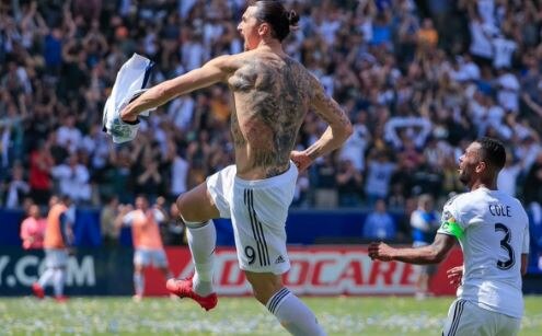 WATCH: Zlatan Ibrahimovic fires 40-yard stunner on LA debut WATCH: Zlatan Ibrahimovic fires 40-yard stunner on LA debut