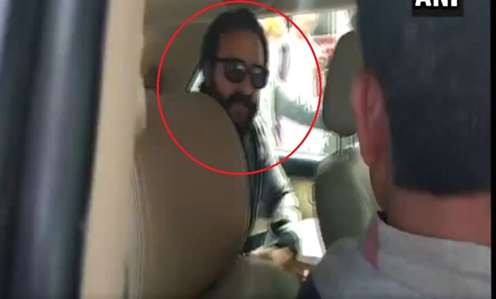 Caught on camera: Saif Ali Khan misbehaves with driver VIDEO: Saif Ali Khan misbehaves with driver, tells him ‘sheehsa upar karo warna padegi ek’