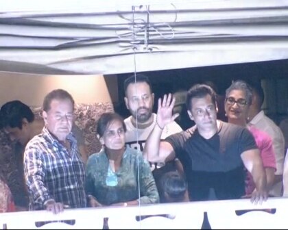 Salman Khan verdict LIVE: Will 'Dabangg' actor get bail in blackbuck poaching case today? Blackbuck poaching case: Fans celebrate as Salman Khan reaches home after getting bail