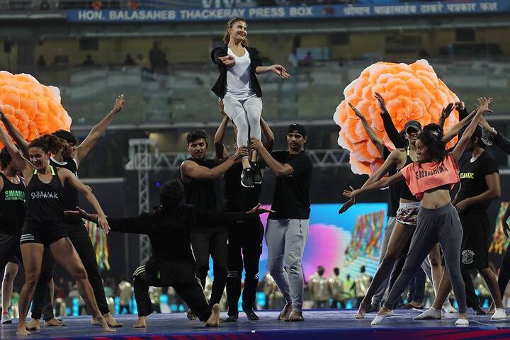Jacqueline Fernandez along with Hritik Roshan will also set the stage on fire at the opening ceremony. Varun Dhawan will also share stage along with other superstars.