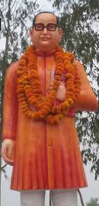 Badaun,UP: BSP leader re-colours Ambedkar statue 'blue' after it was earlier repaired & painted 'saffron