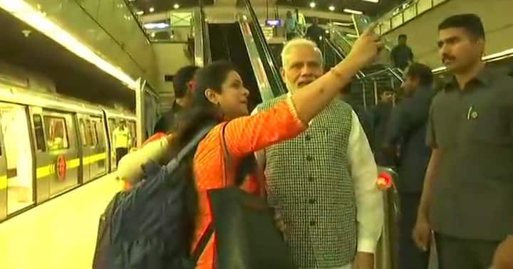 PM Modi clicked selfies with fellow metro commuters. (Image: ANI)