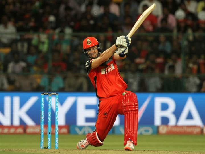 Last year, RCB had to search for leaders when both Kohli and de Villiers were injured in the middle of the tournament. Shane Watson had to lead the side for a couple of matches. 