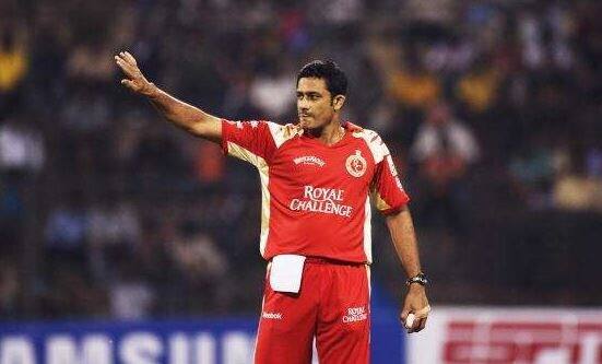 आरसीबी के लिए खेलते हुए अनिल कुंबले ने 45 विकेट लिए हैं. 