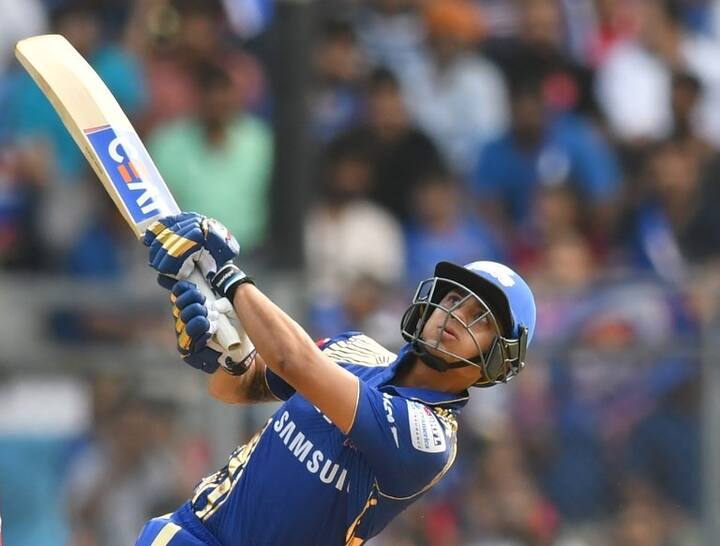 जीत के बावजूद मुंबई इंडियंस की टीम को इस मुकाबले में एक बड़ा झटका लगा. मैच के दौरान युवा विकेटकीपर इशान किशन बुरी तरह से घायल हो गए.