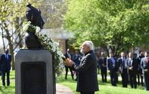 PM Modi takes Lingayat issue to UK, pays tributes at Basaveshwara bust in London
