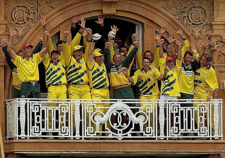 अगले साल होने वाले विश्व कप में कुल 10 टीमें शामिल होंगी, जिसे 1992 विश्व कप की तरह राउंड रॉबिन फॉर्मेट में खेला जाएगा. यानी हर टीम एक दूसरे के खिलाफ खेलेगी. इस तरह 2019 विश्व कप में कुल 45 ग्रुप स्टेज मैच खेले जाएंगे जिसके बाद दो सेमीफाइनल और फिर फाइनल 14 जुलाई को ऐतिहासिक लॉर्ड्स के मैदान पर खेला जाएगा.