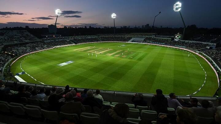 नहीं होगा डे-नाइट टेस्ट- इस बैठक में यह भी पुष्टि हो गयी है कि भारत अभी कोई डे-नाइट टेस्ट मैच नहीं खेलेगा क्योंकि ये मैच विश्व टेस्ट चैंपियनशिप का हिस्सा नहीं होंगे. आईसीसी विश्व टेस्ट चैंपियनशिप के सभी मैच दिन में और लाल गेंद से खेले जाएंगे. ऐसी स्थिति में गुलाबी गेंद से टेस्ट मैच खेलने का कोई मतलब नहीं बनता है.