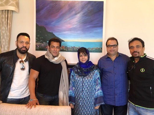 Salman Khan meets Mehbooba Mufti in Kashmir Salman Khan meets Mehbooba Mufti in Kashmir