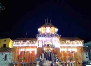 Door of Badrinath shrine opens for devotees for six months