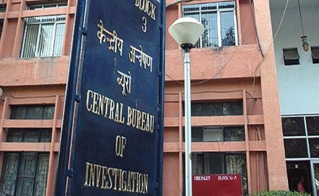 100 case bundles go missing from retired judge's house, court orders CBI probe 100 case bundles go missing from retired judge's house, court orders CBI probe