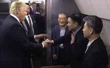 \'Welcome Home\', Trump personally receives the 3 American prisoners freed by N Korea