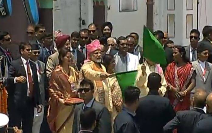 PM Modi also flagged off bus service between Janakpur & Ayodhya. (Image: Twitter/ BJP4India)