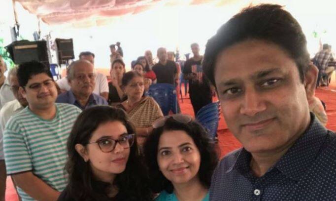 Kumble tweeted a photo with cation, 