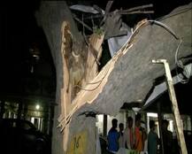 Powerful dust storm again hits Delhi. Checkout Pictures.