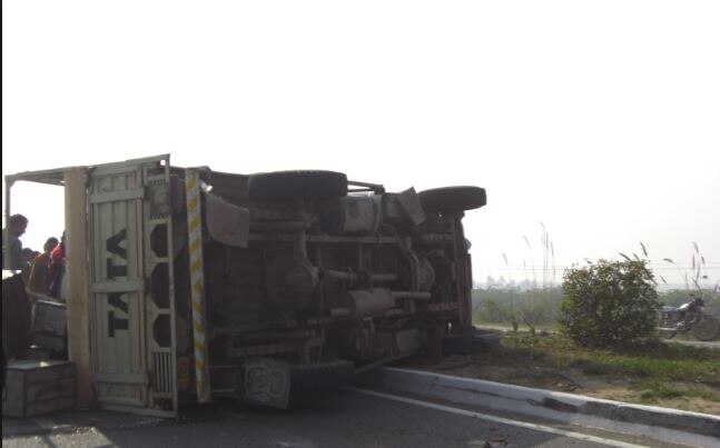 Uttarakhand: 11 pilgrims killed, 19 hurt as truck rams into group of pedestrians Uttarakhand: 11 pilgrims killed, 19 hurt as truck rams into group of pedestrians