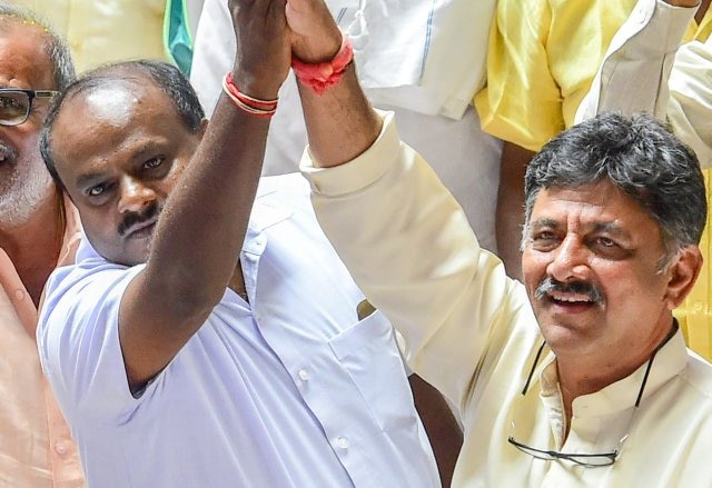 Karnataka: Elated over bypoll results, Congress-JDS say they will contest 2019 LS polls together Karnataka: Elated over bypoll results, Congress-JDS say they will contest 2019 Lok Sabha elections together