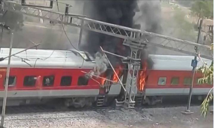 NEW DELHI: Fire broke out in 4 coaches of Andhra Pradesh Express where thirty seven deputy collectors were on board the train but they were not hurt in the mishap. They were returning from a training