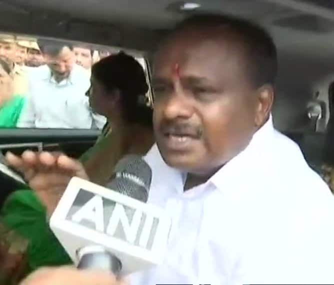 Kumaraswamy prays at Mysuru temple ahead of taking oath Kumaraswamy prays at Mysuru temple ahead of taking oath
