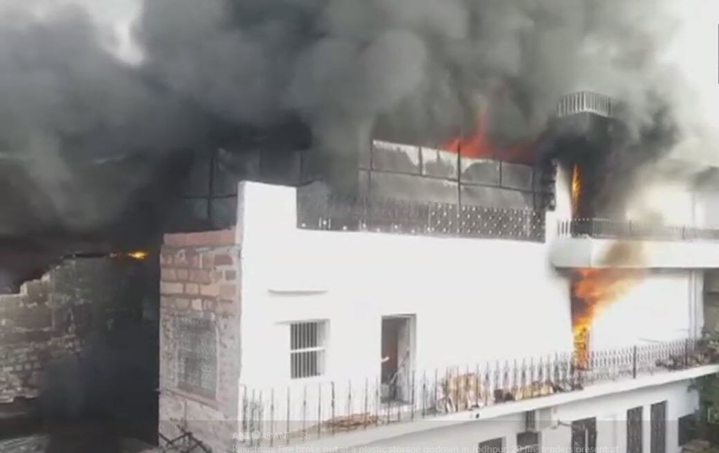 Massive fire engulfs plastic wholesale godown in Jodhpur